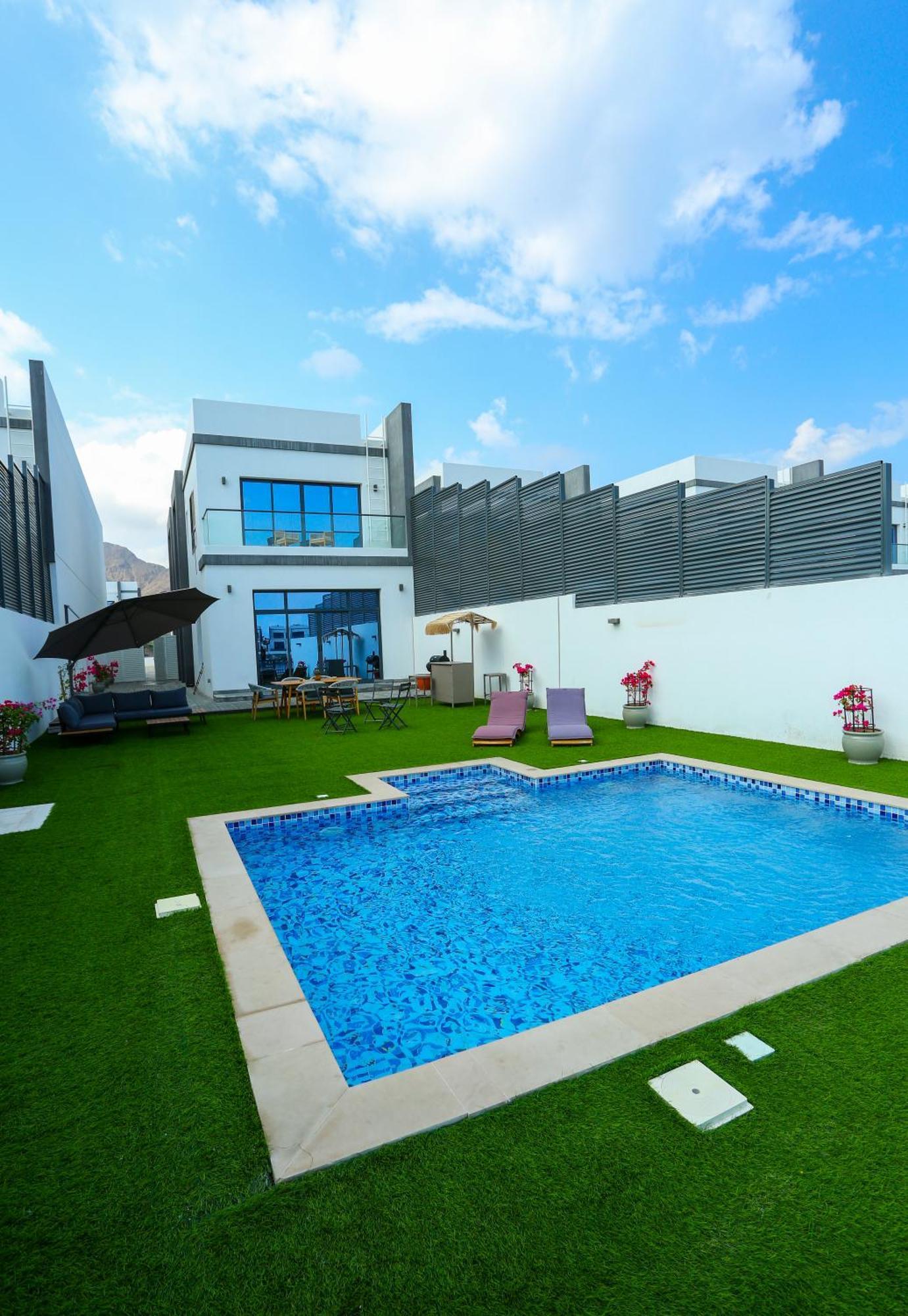 Al Bandar Luxury With Private Pool - Al Dana Island Villa
